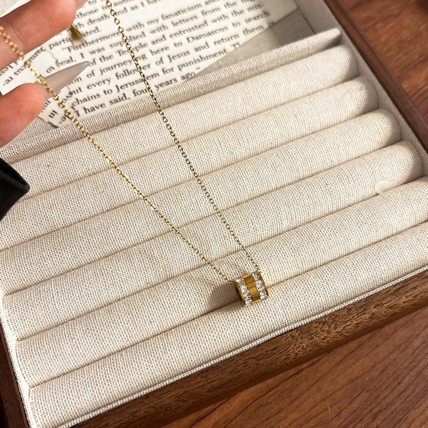 18K Gold -Plated Necklace For Women,Elegant Gold Chain Necklace with Crystal-Accented Cylinder Pendant