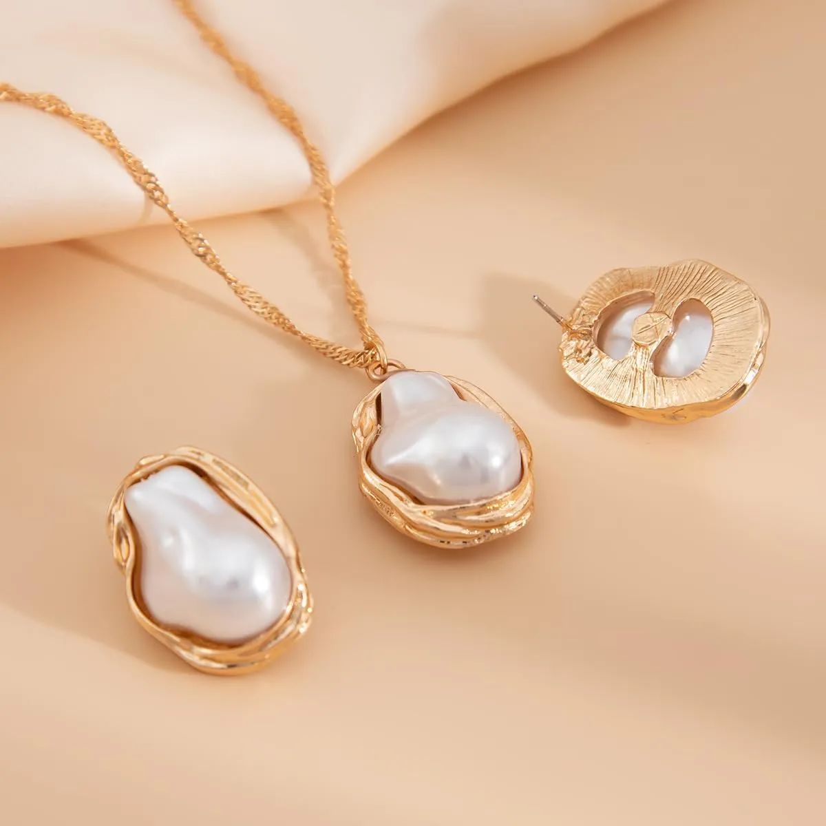 2PCS Irregular Clavicle Chain Set Elegant Pearl Pendant Necklace Jewelry Gift for Women