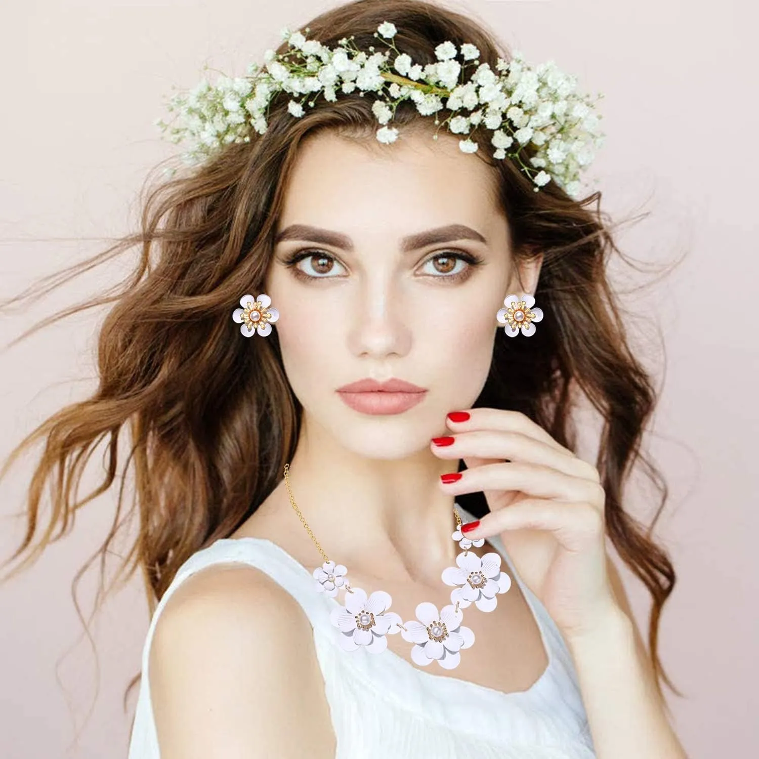 Boho Choker Necklace for Women Cute Flower Collar Necklace Statement Chunky Pearl Charm Summer Beach Chokers Necklaces Gifts for Women