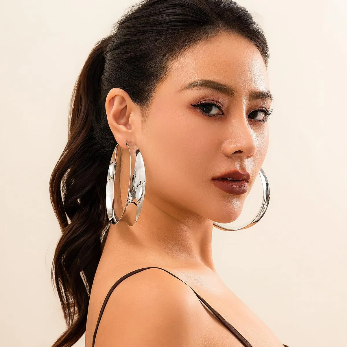 Chunky Gold Hoop Earrings for Women Exaggerated Wide Large Big Flat Huggie Hoops Earrings Minimalist Polished 80MM Statement Earrings Party Prom Jewelry for Women