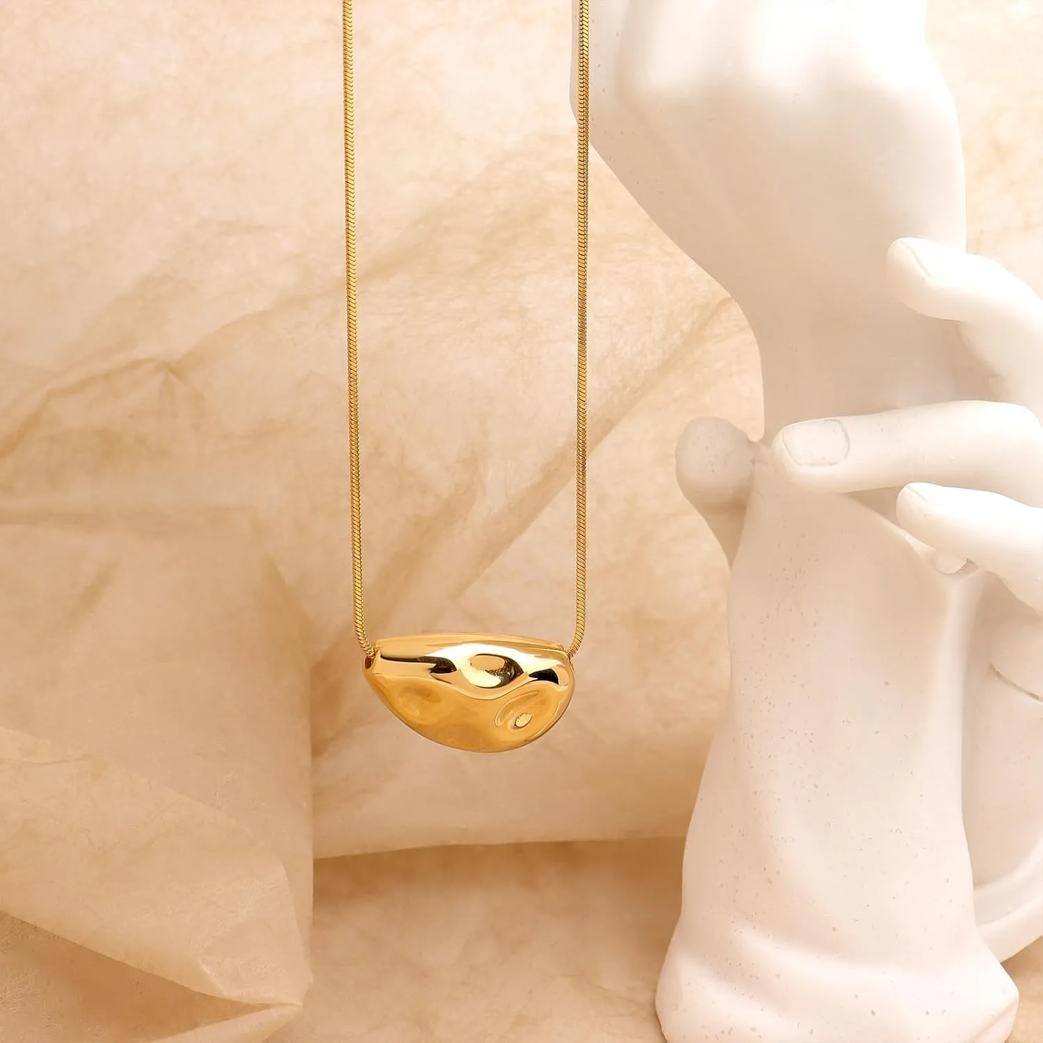 Chunky Gold Pendant Necklace for WomenTrendy Charm Thick Adjustable Hammered Hollow Long Chain Nacklaces Fall Winter Prom Jewelry Gift.