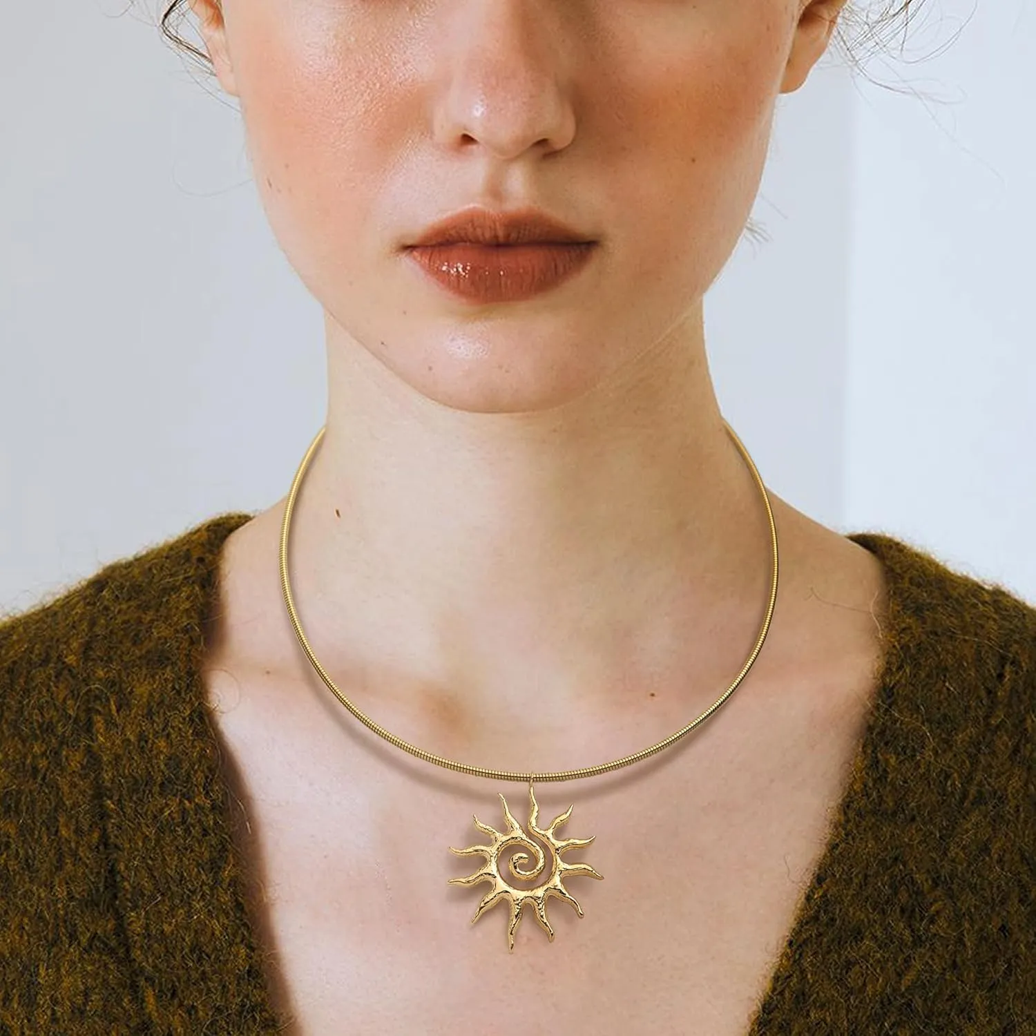Chunky Gold Pendant Necklace for WomenTrendy Charm Thick Adjustable Hammered Hollow Long Chain Nacklaces Fall Winter Prom Jewelry Gift.