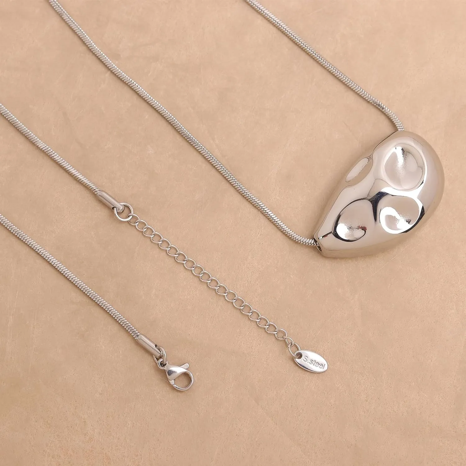 Chunky Gold Pendant Necklace for WomenTrendy Charm Thick Adjustable Hammered Hollow Long Chain Nacklaces Fall Winter Prom Jewelry Gift.