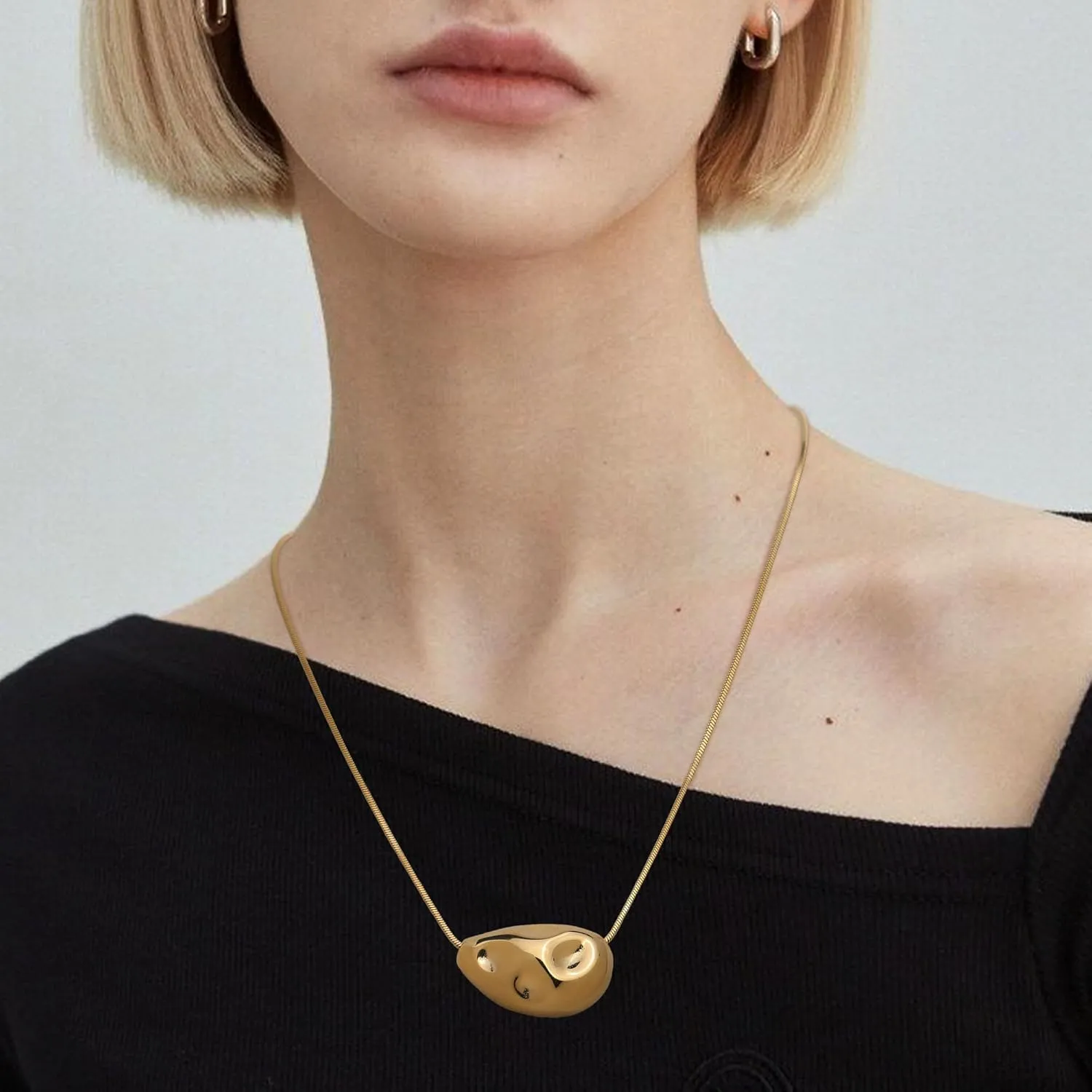 Chunky Gold Pendant Necklace for WomenTrendy Charm Thick Adjustable Hammered Hollow Long Chain Nacklaces Fall Winter Prom Jewelry Gift.