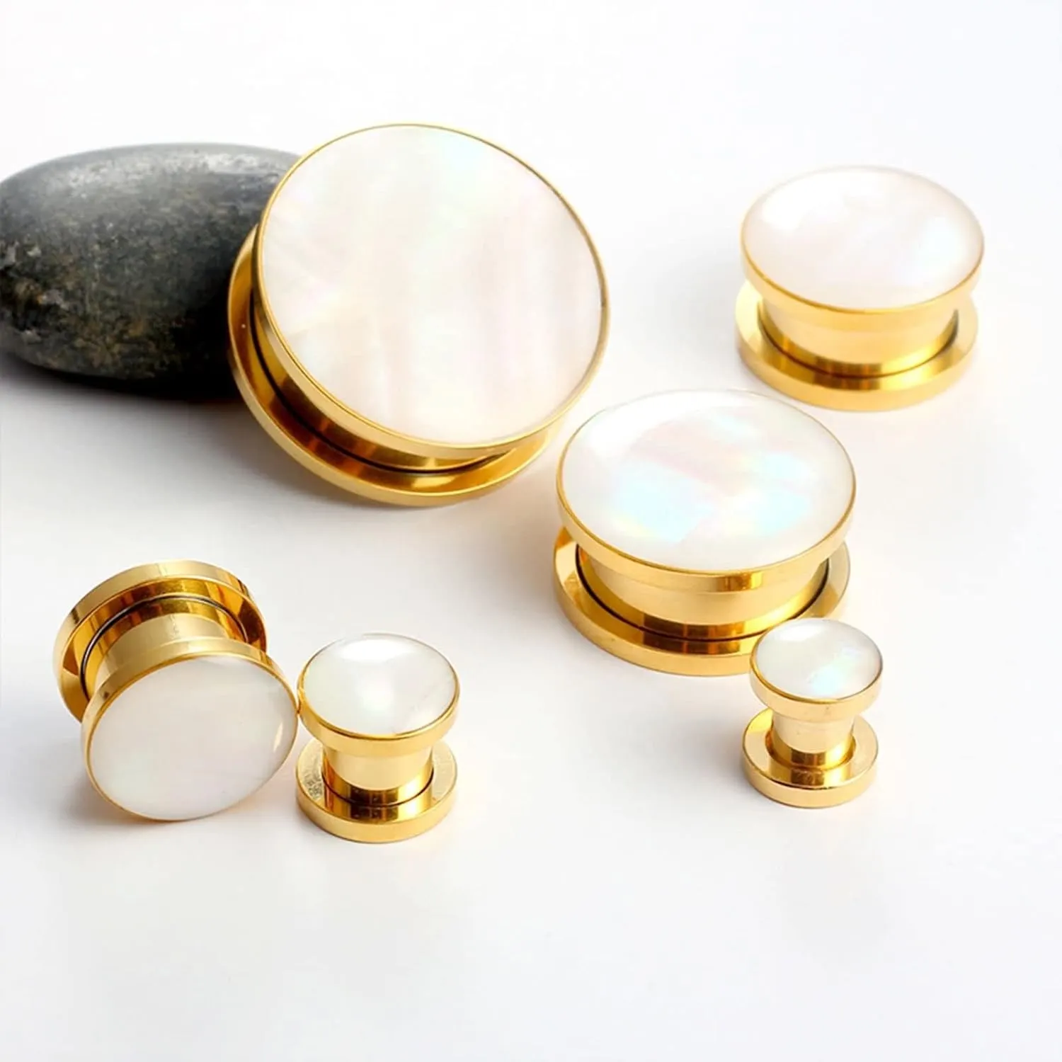 Ear Tunnels, 2PCS Surgical Steel Gauges For Ears Polished Round with White Shellfish Ear Tunnels Piercing Jewelry