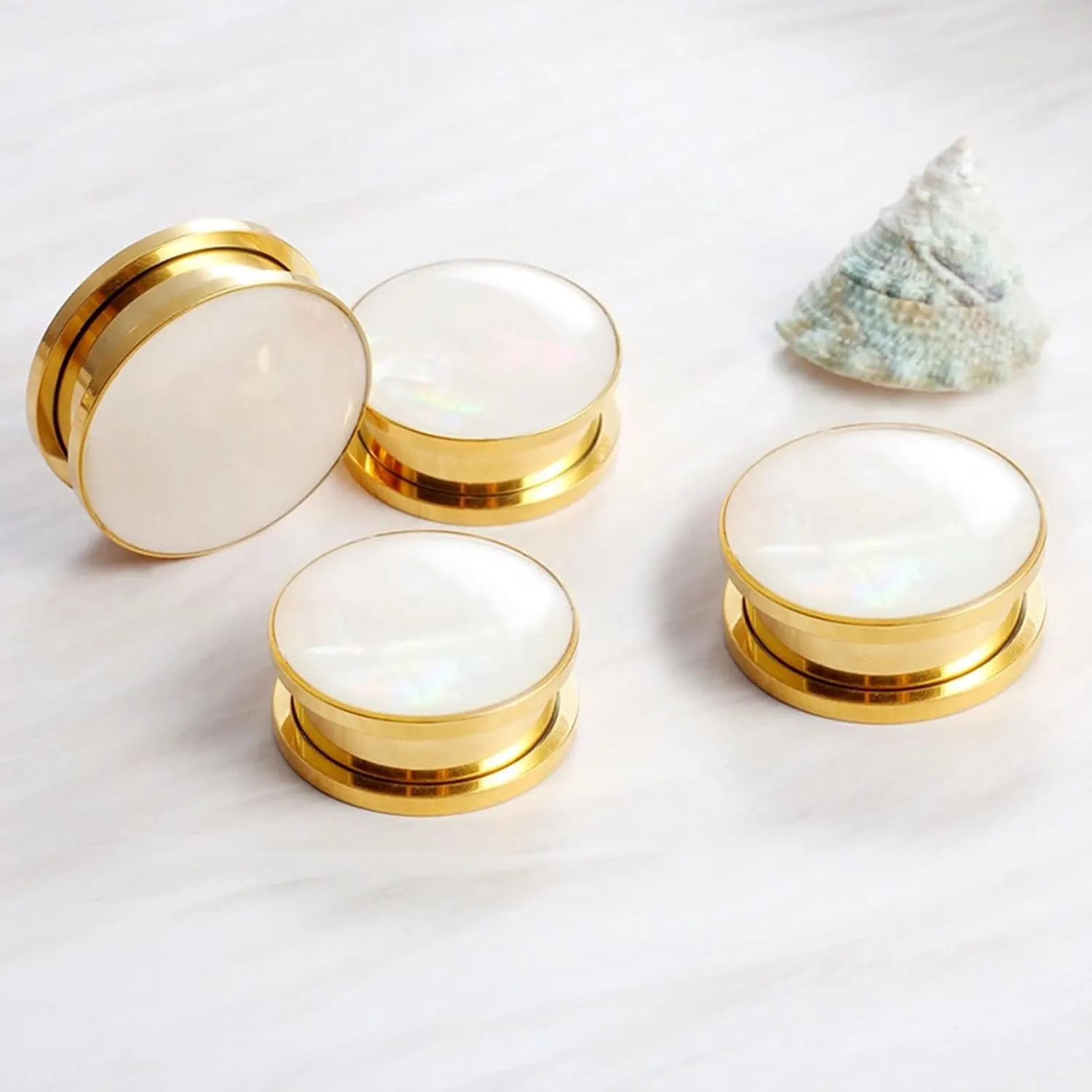 Ear Tunnels, 2PCS Surgical Steel Gauges For Ears Polished Round with White Shellfish Ear Tunnels Piercing Jewelry