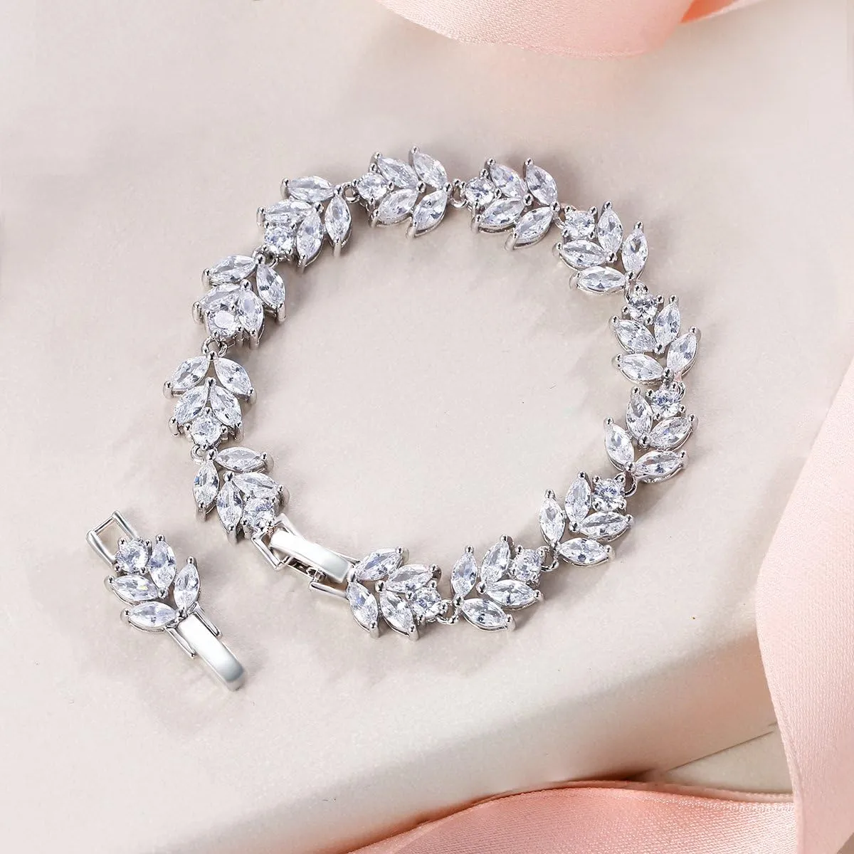 EVER FAITH Wedding Jewerly Hand Accessory Prong Cubic Zirconia Birthstone Marquise Leaf Elegant Tennis Bracelet