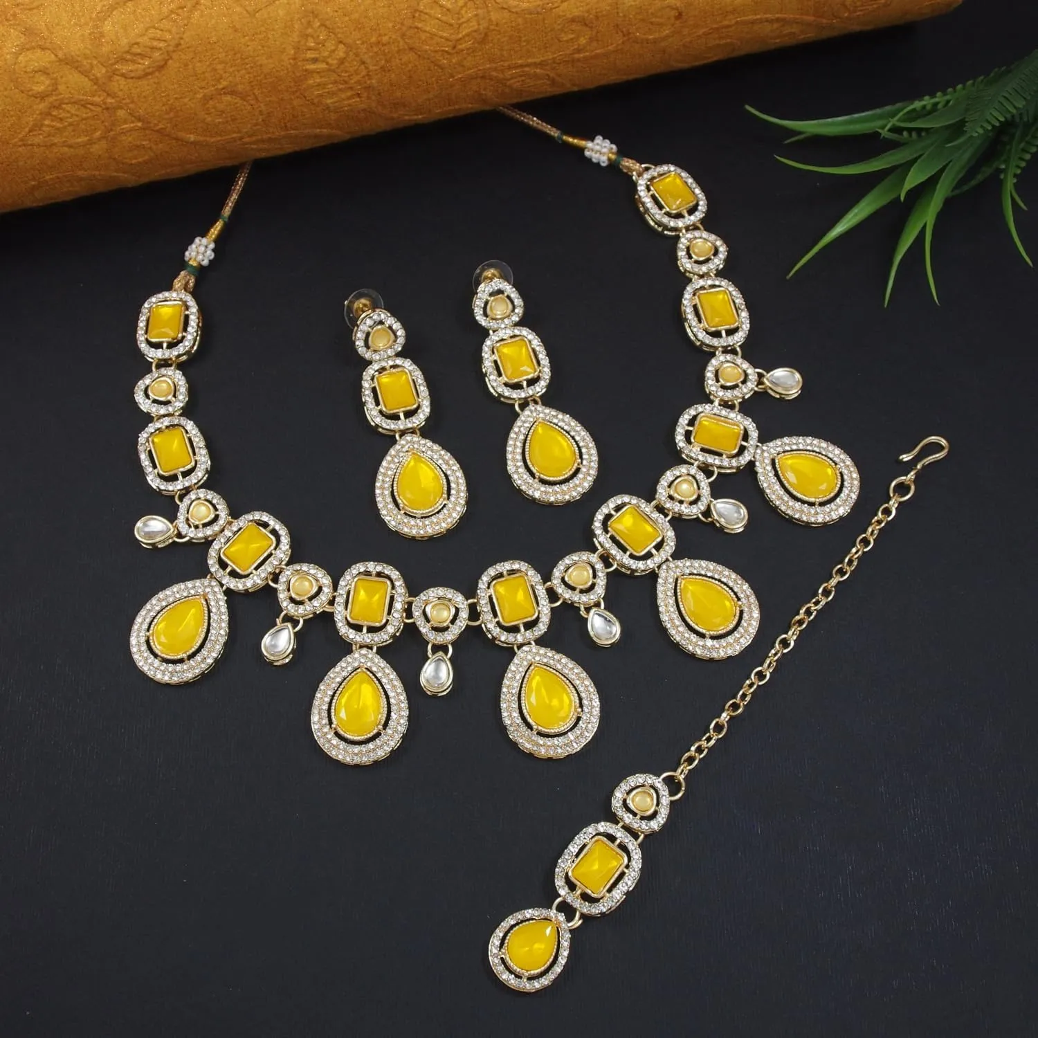 I Jewels Latest Stylish Gold Plated Indian Wedding Bollywood Kundan Stone Necklace Jewellery Set for Women (IJ379)