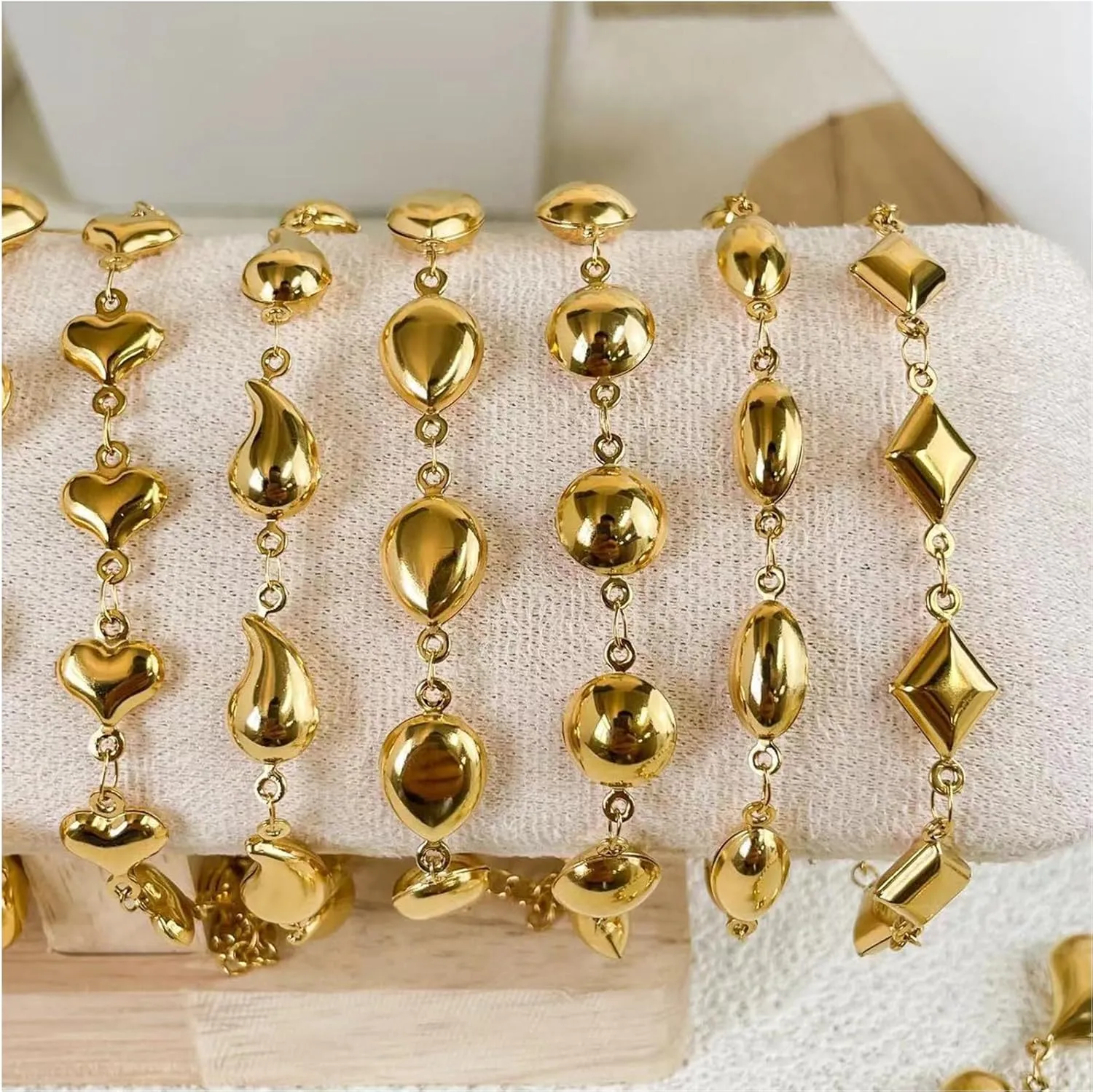 JNF Chunky Heart Chain Necklace Butterfly Cross Clover Boho Statement Charm Necklace Simple Choker Necklaces for Women Jewelry