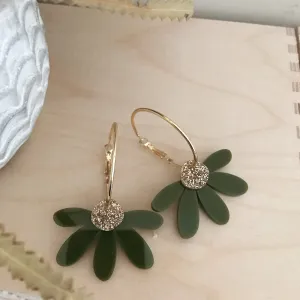 Jumbo Daisy Hoops | Olive   Gold Glitter