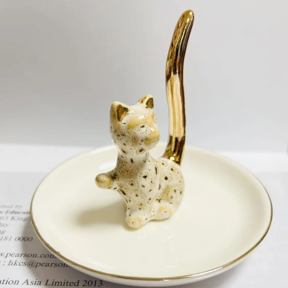 Lovely Cat Ring Holder Ceramic Jewelry Tray Trinket Dish Kitty Table Decor Stand, Natural Pattern as Leopard Piebald. (Smooth Ivory White Combo)