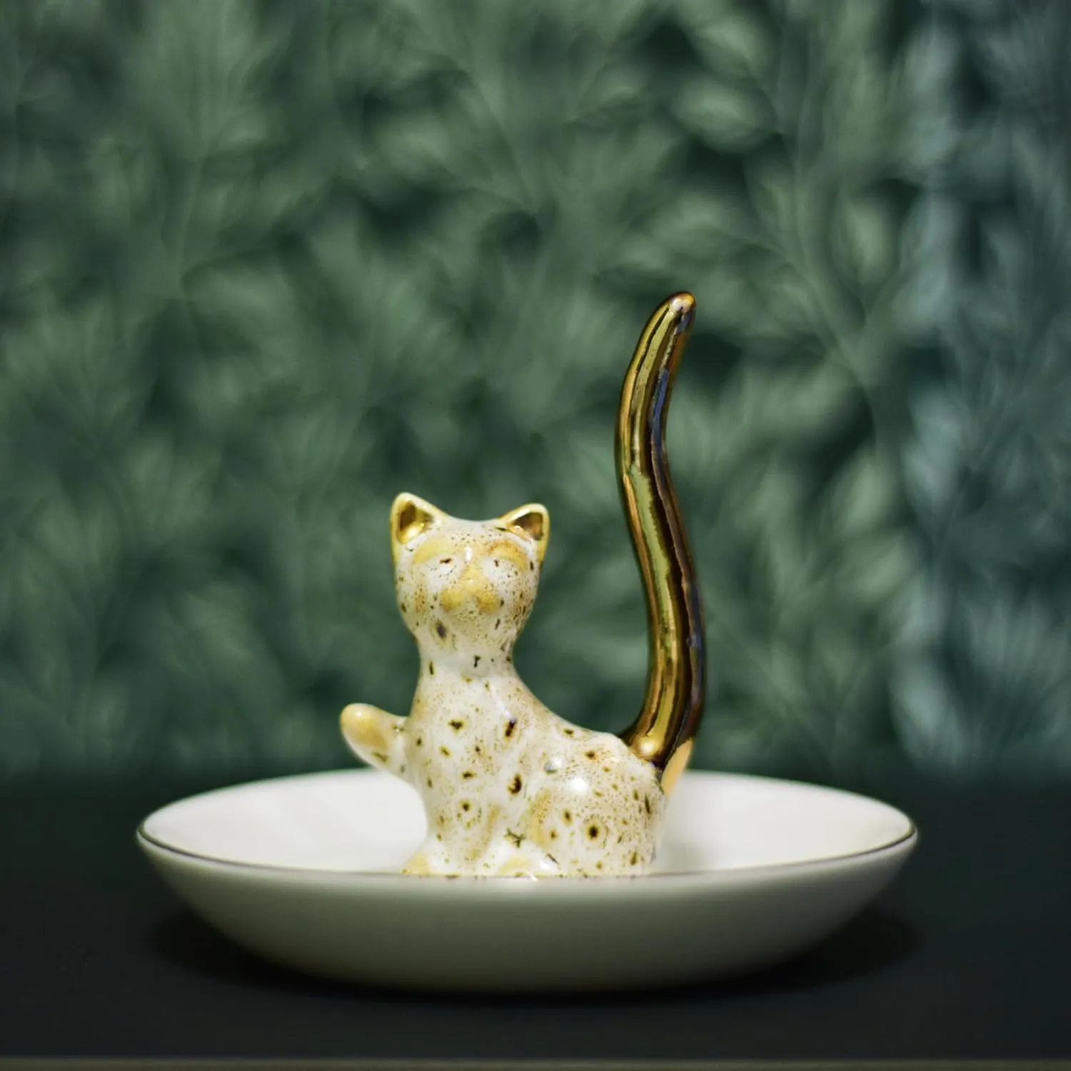 Lovely Cat Ring Holder Ceramic Jewelry Tray Trinket Dish Kitty Table Decor Stand, Natural Pattern as Leopard Piebald. (Smooth Ivory White Combo)