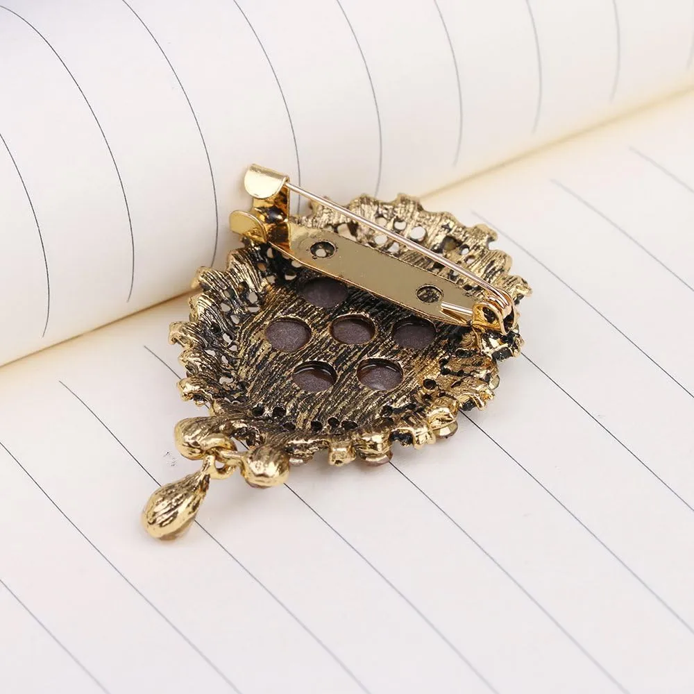 lureme Vintage Elegant Victorian Lady Beauty Cameo with Crystal Brooch Pin (br000017)