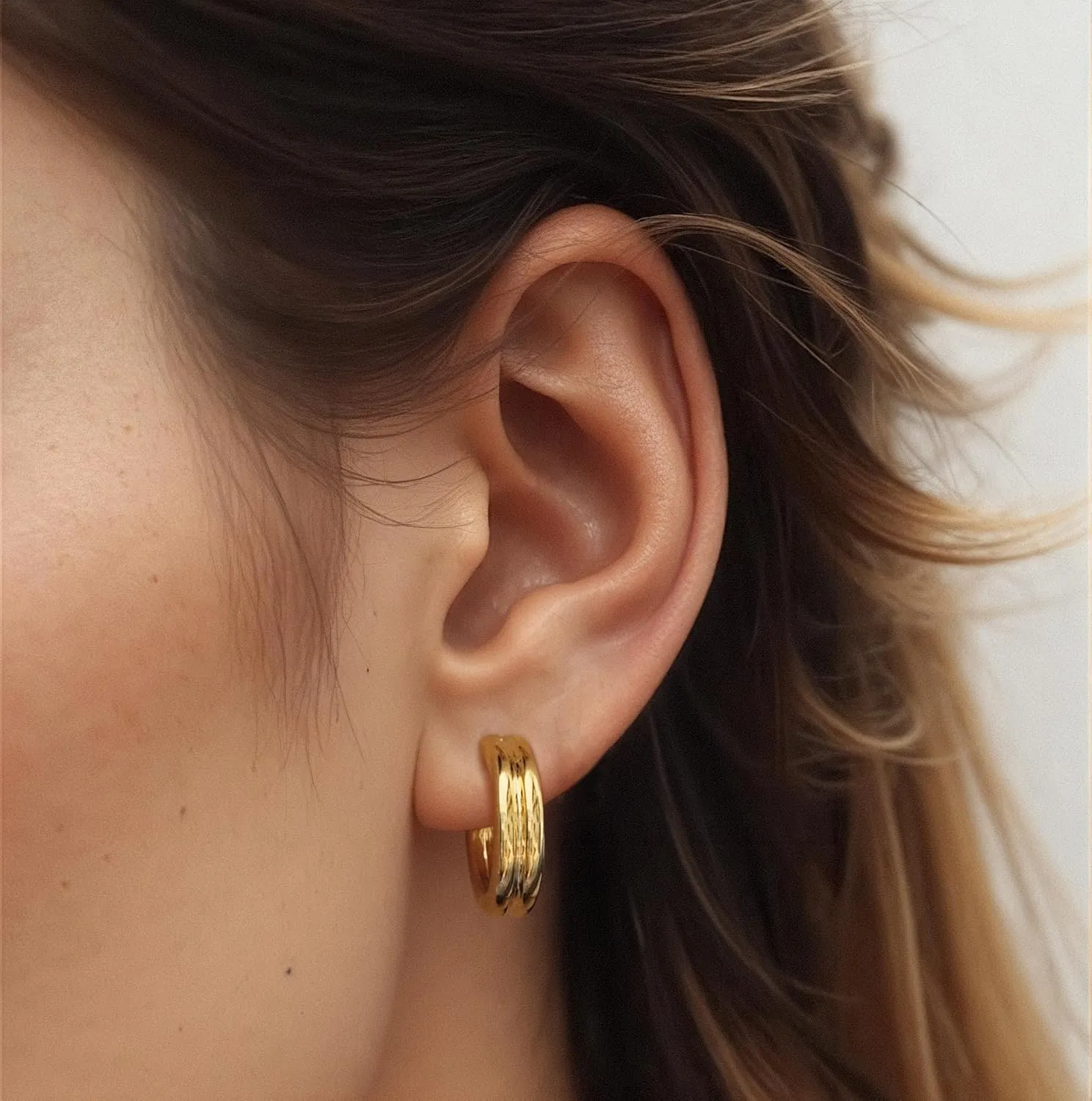Minimalist Hoop Earrings 14K Gold Plated Lightweight Twisted Small Thick Huggie Hoops Earrings Hypoallergenic Gold Earrings for Women Trendy Hoops Drop Dangle Earrings Studs Jewelry Gifts