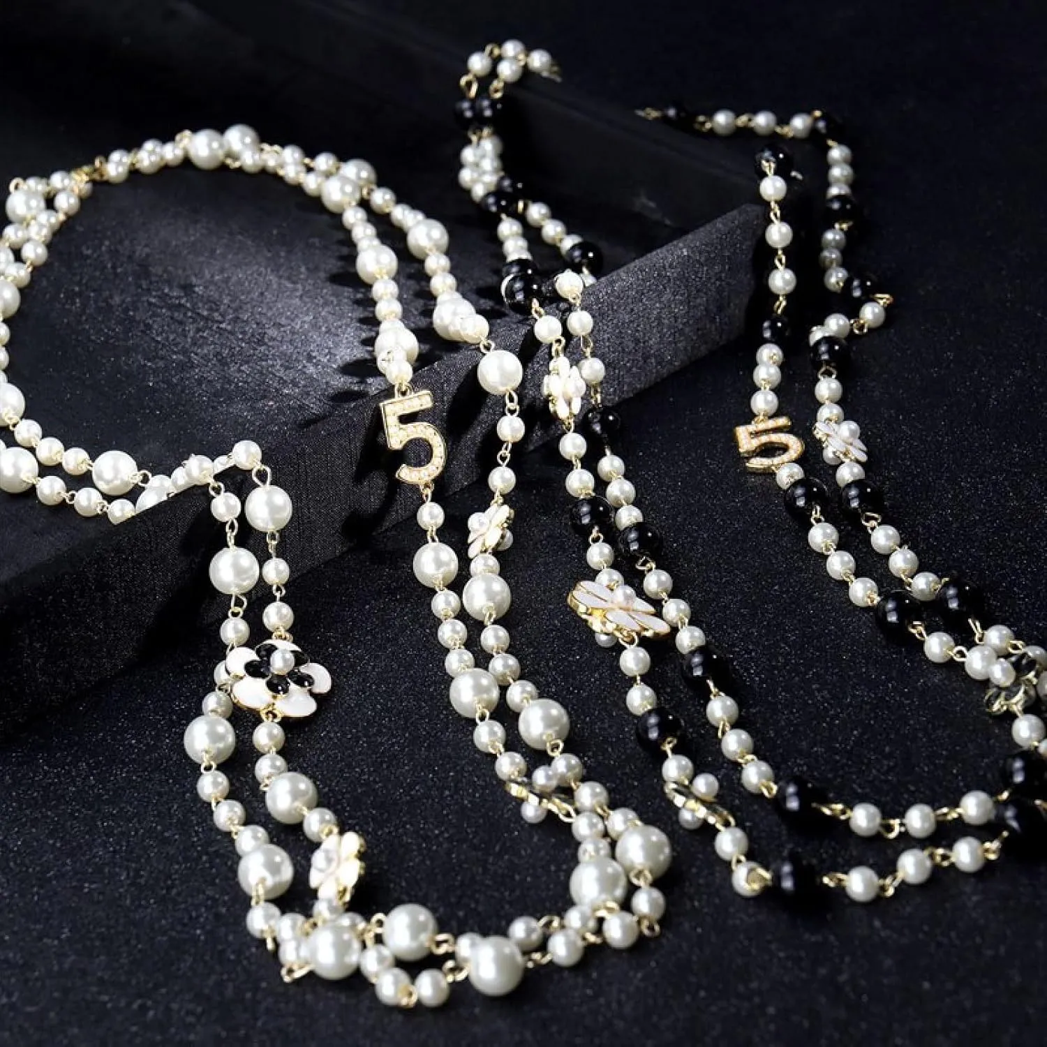 Pearl Necklace for Women Layered Camellia Chain Vintage Sweater Pendant Necklace Party Jewelry Gift,Black