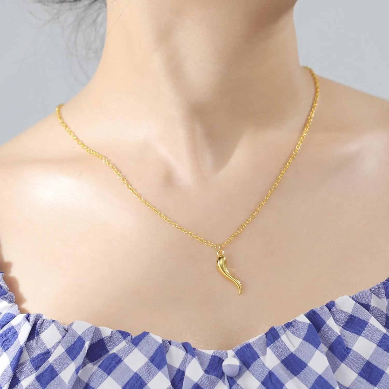 POYAMUSE Elegant Italian Horn Pendant Necklace for Women - Gold Silver Cornicello Charm Necklace, Cornicello Necklace Amulet Pendant Necklace for Women