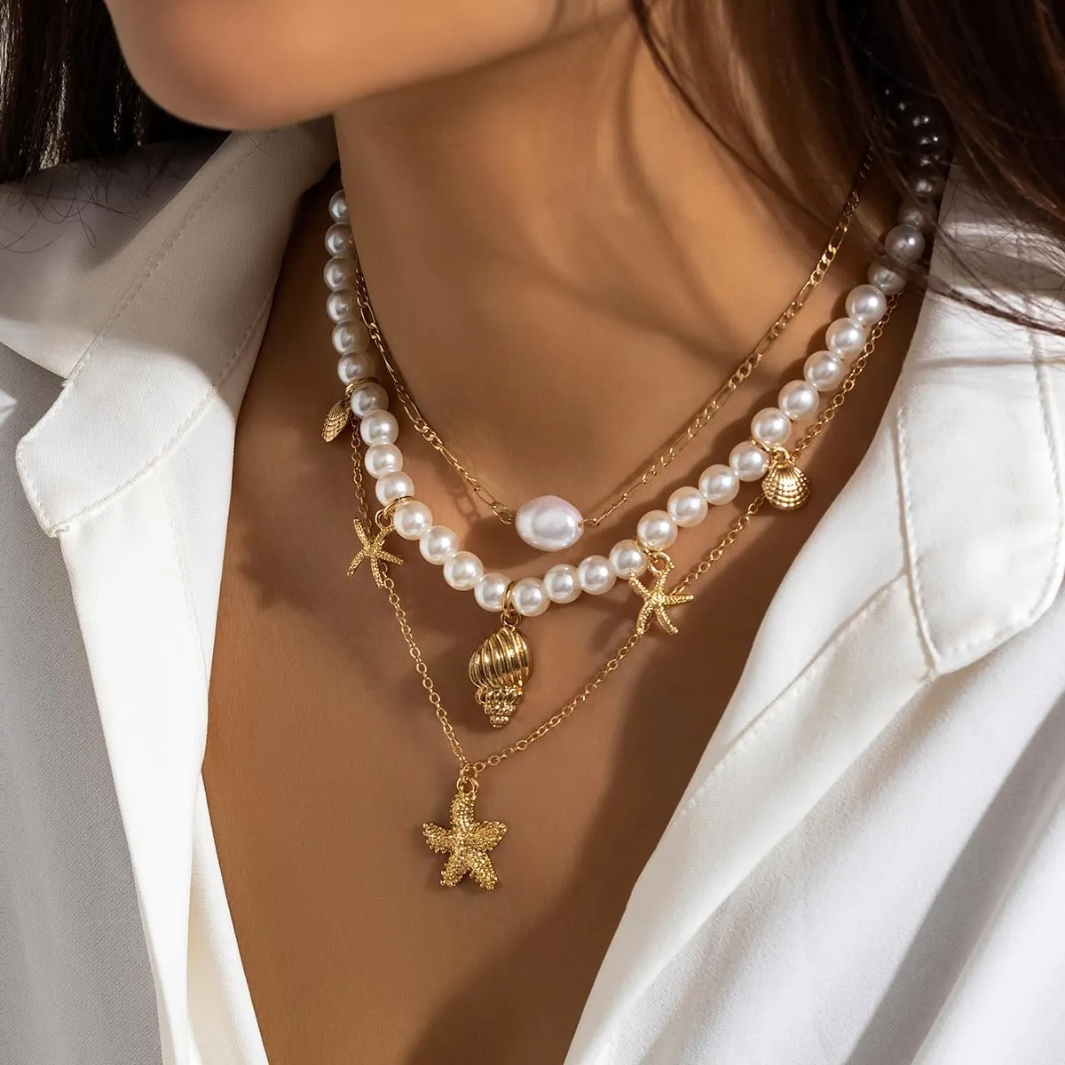 Shell Seashell Necklace Summer Beach Puka Shell Necklace Jewelry Choker Beach Necklaces for Women Preppy Shell Necklace Layered Charm Sequins Starfish Conch