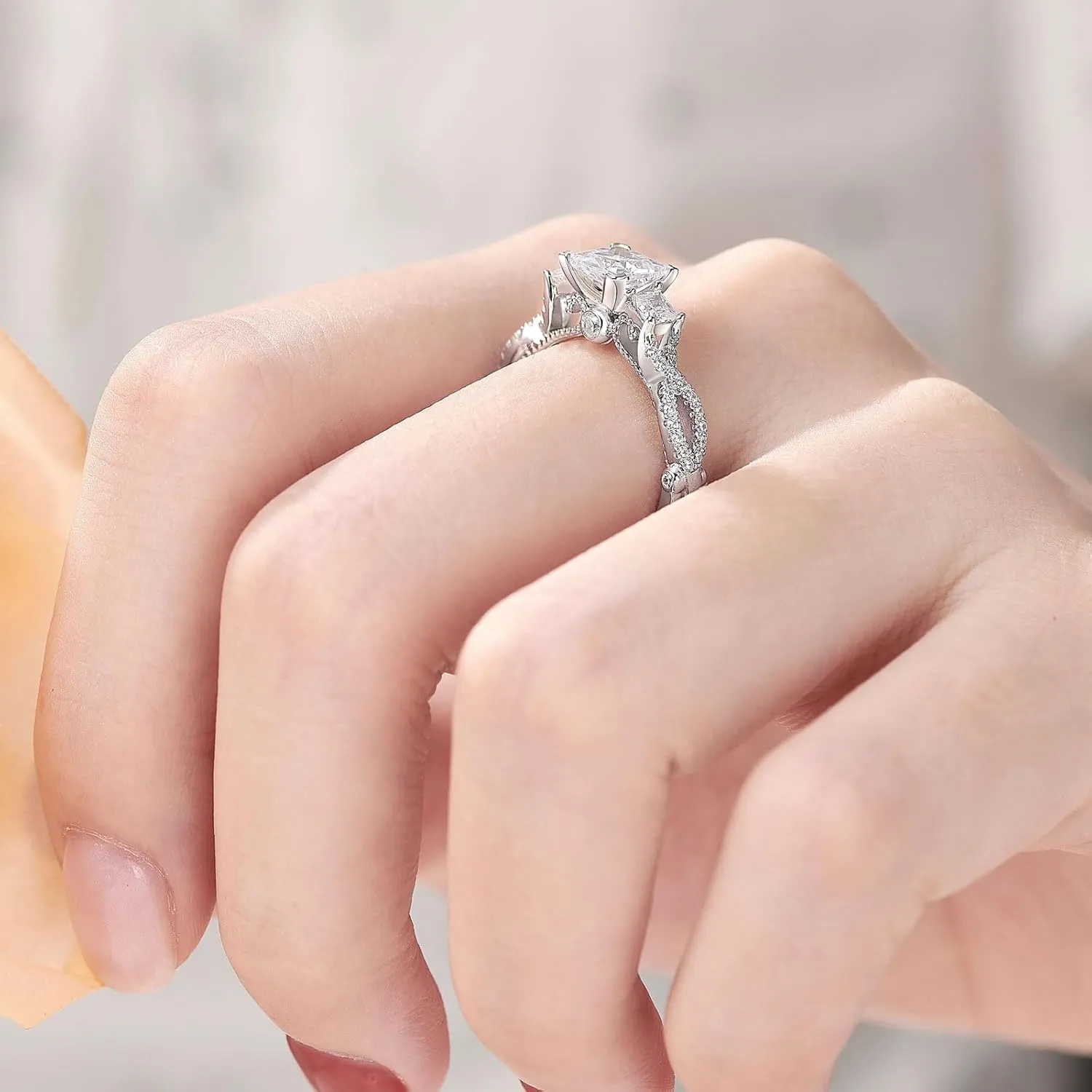 SHELOVES Vintage Three Stone Princess Cut AAAAA CZ Wedding Engagement Rings for Women 925 Sterling Silver 5-10