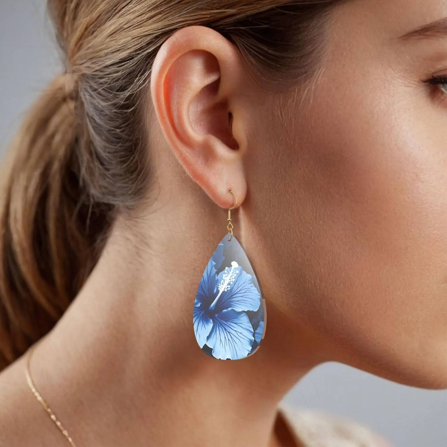 Stylish Drop-Shaped Acrylic Earrings Lightweight Printed Teardrop Dangle Earrings for Women (Blue Hibiscus)