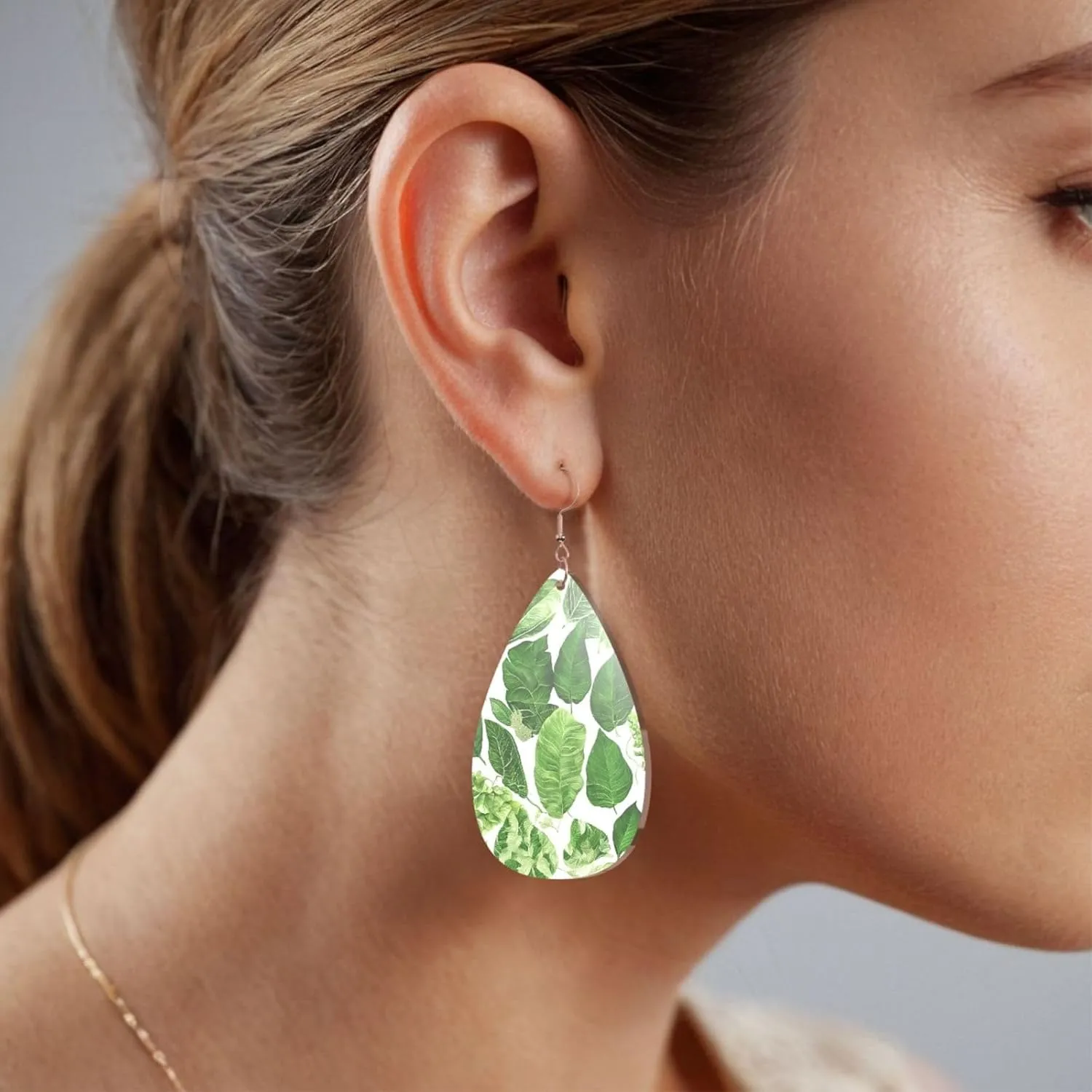 Stylish Drop-Shaped Acrylic Earrings Lightweight Printed Teardrop Dangle Earrings for Women (Monstera Deliciosa Banana Palm)