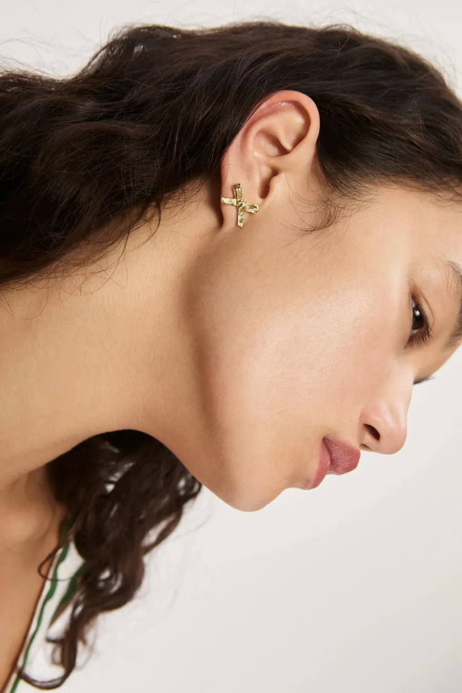 Team Spirit Bow Studs Gold