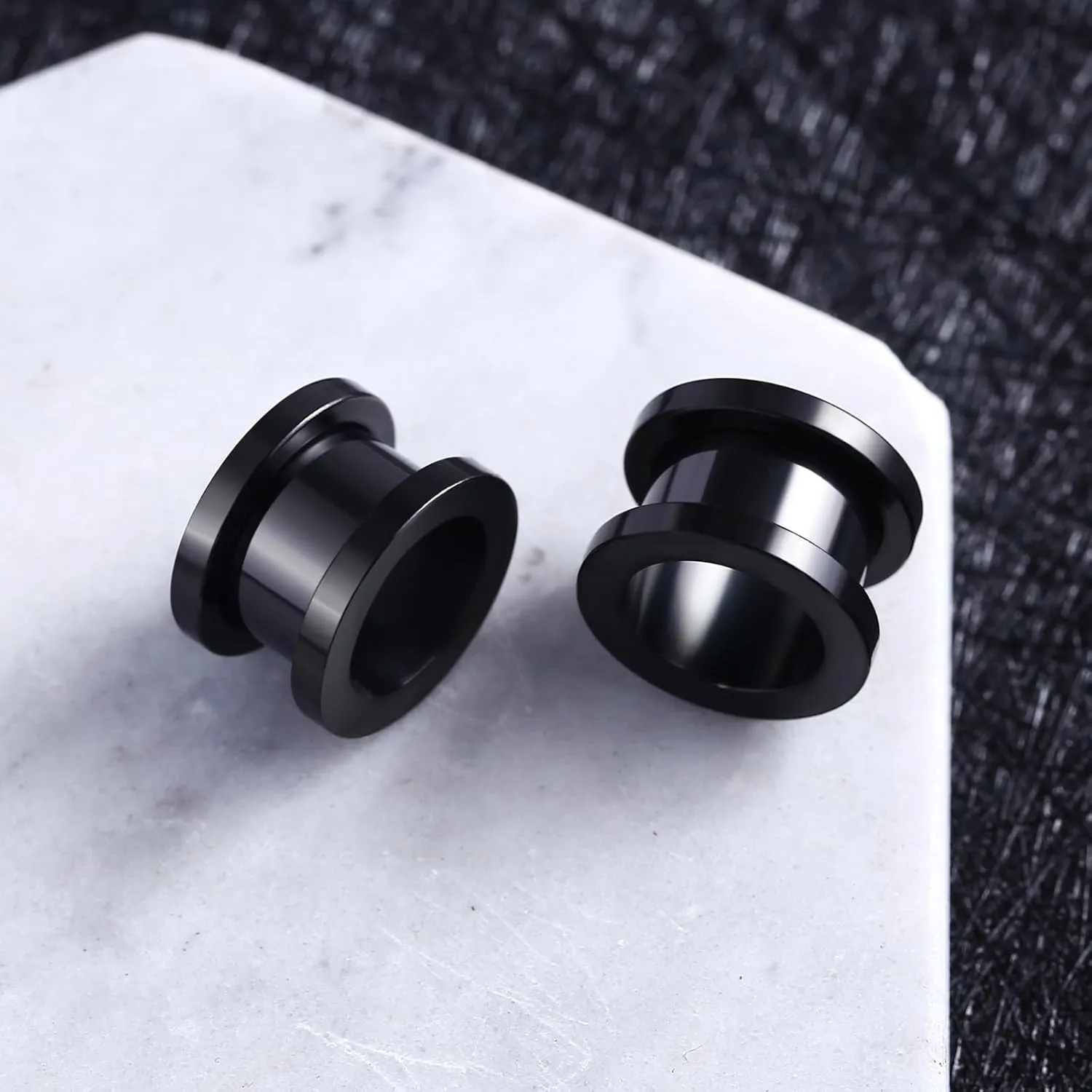Tunnels Gauges, 2PCS Stainless Steel Ear Plugs Black Hoop Ear Gauges 14G Body Piercings Jewelry