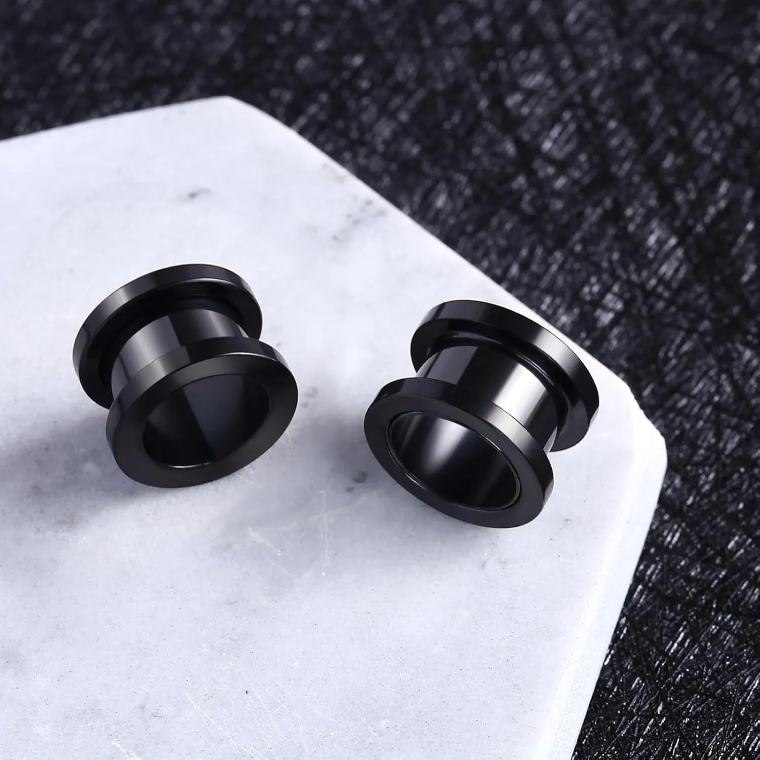 Tunnels Gauges, 2PCS Stainless Steel Ear Plugs Black Hoop Ear Gauges 14G Body Piercings Jewelry